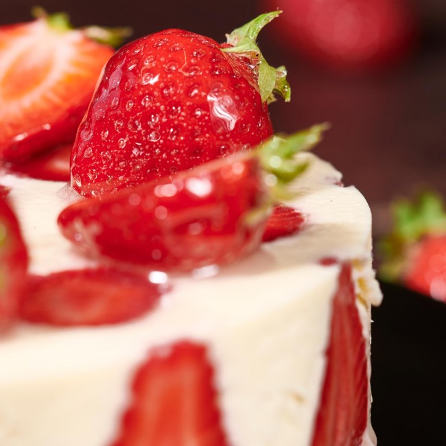 AUTOUR DES FRAISES